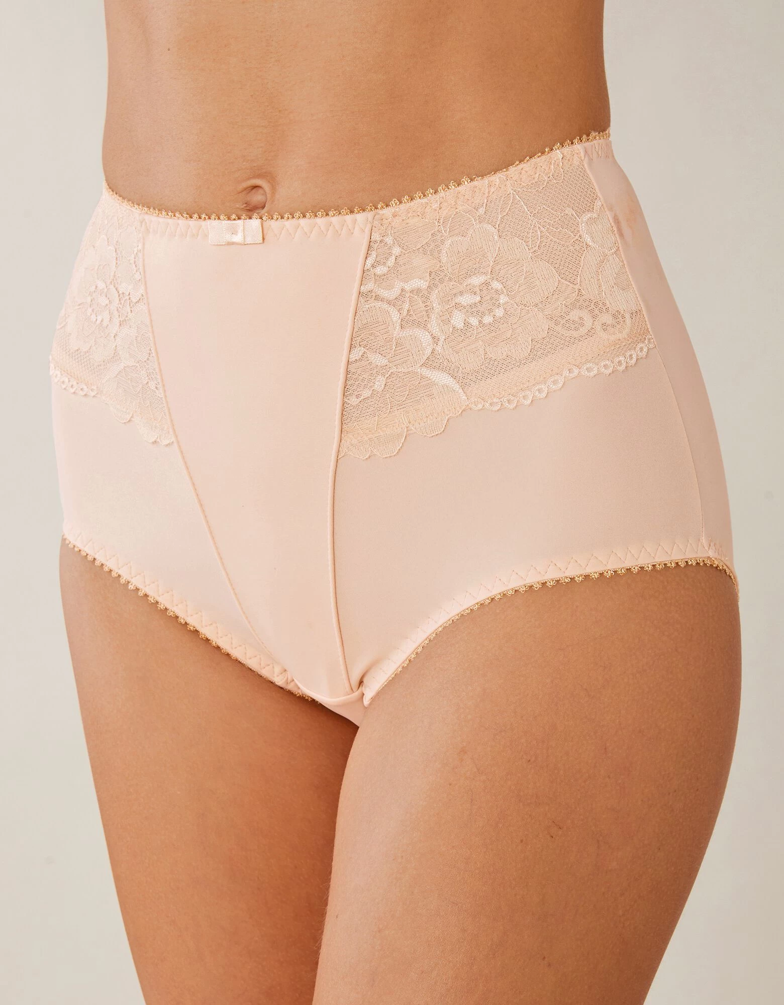 Gaine Amincissante Dentelle Et Microfibre 6 Gaine Amincissante Dentelle Et Microfibre – Image 4