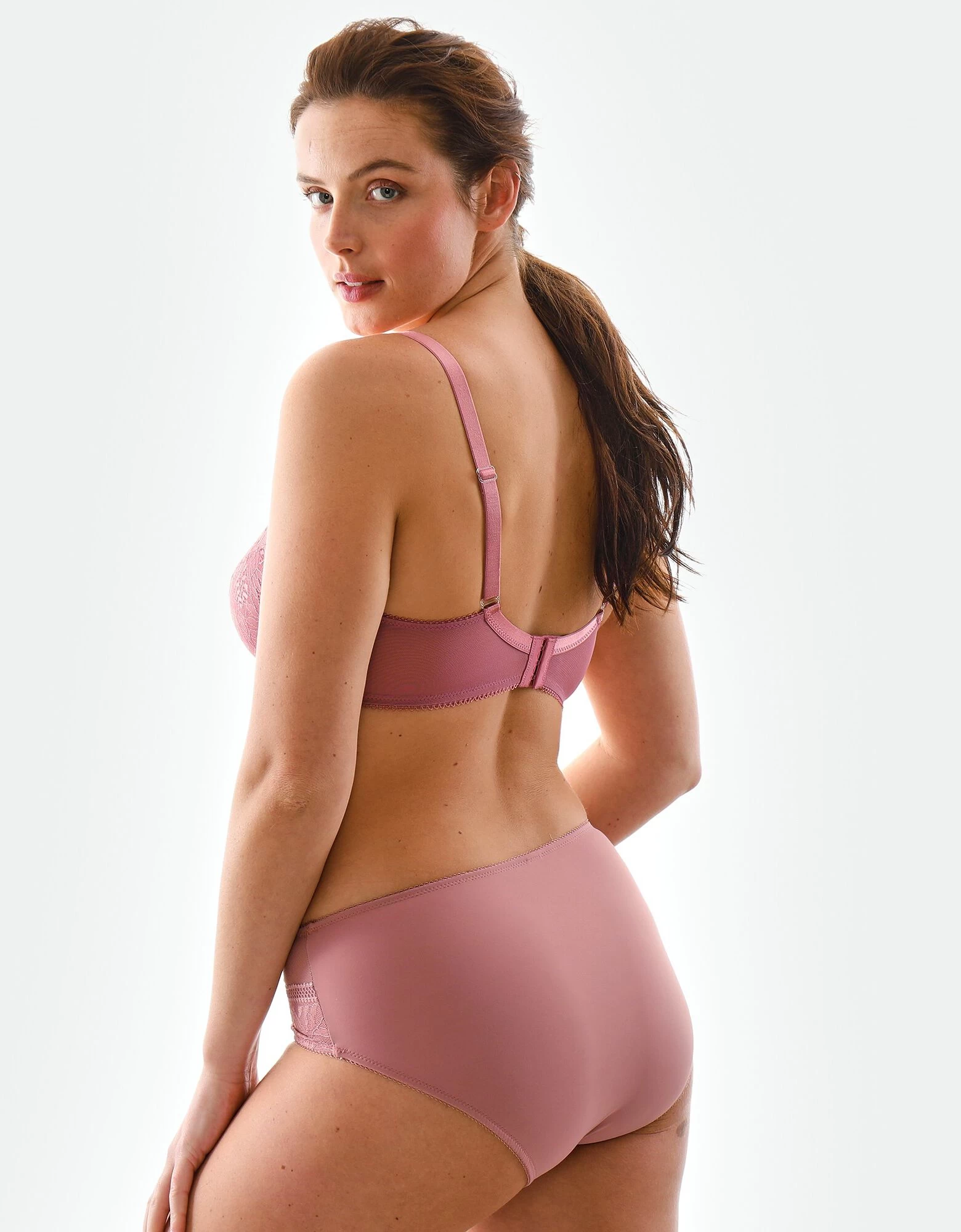 Soutien-gorge Minimiseur En Tulle Et Dentelle Camana - Avec Armatures 9 Soutien-gorge Minimiseur En Tulle Et Dentelle Camana - Avec Armatures – Image 7