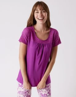 Pyjama Imprimé Avec Broderie Anglaise - Manches Courtes 12 Pyjama Imprimé Avec Broderie Anglaise - Manches Courtes -Boutique De Lingerie De Mode 703058 C01 zoomx vue3