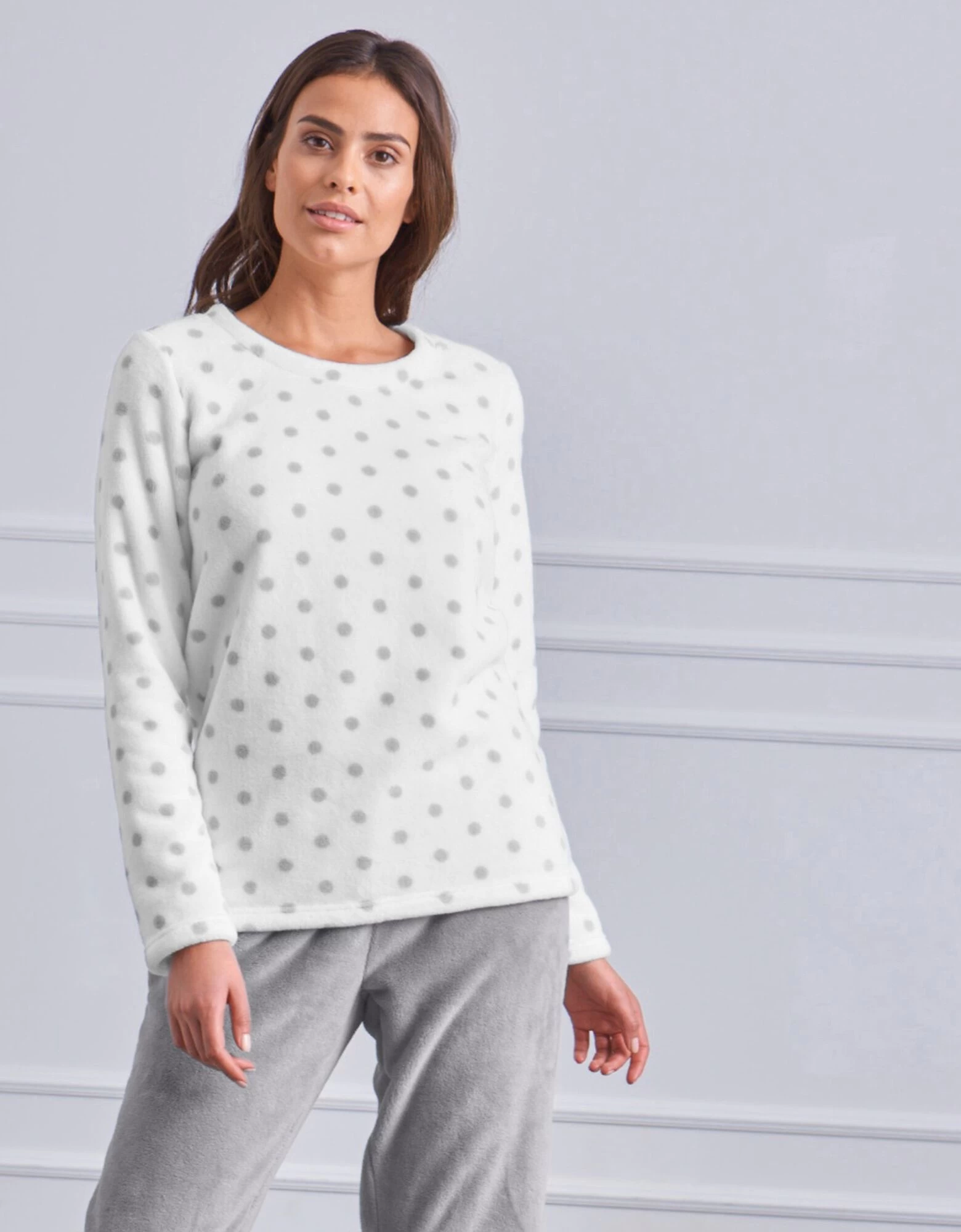 Pyjama Polaire Imprimé Pois Toucher Peluche Manches Longues 5 Pyjama Polaire Imprimé Pois Toucher Peluche Manches Longues – Image 3