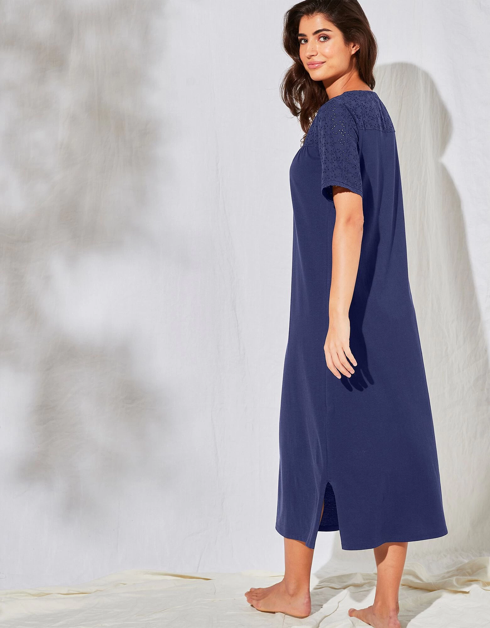 Chemise De Nuit Longue Coton Et Broderie Anglaise 4 Chemise De Nuit Longue Coton Et Broderie Anglaise â Image 2