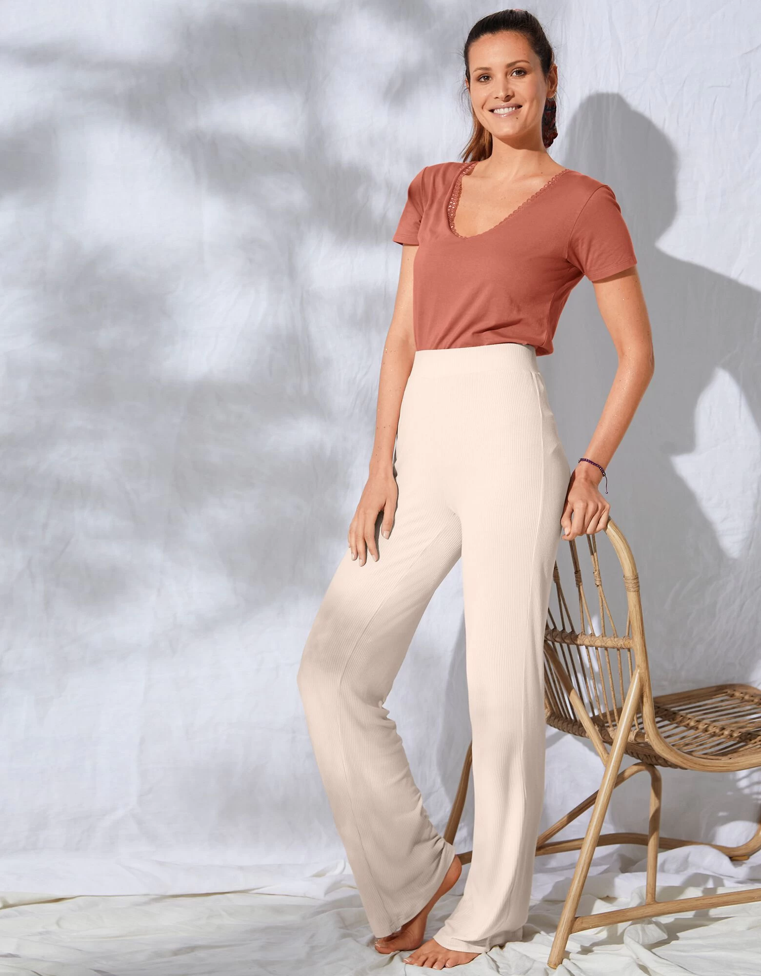 Pantalon Large Maille Côtelée Taille élastiquée 5 Pantalon Large Maille Côtelée Taille élastiquée – Image 3