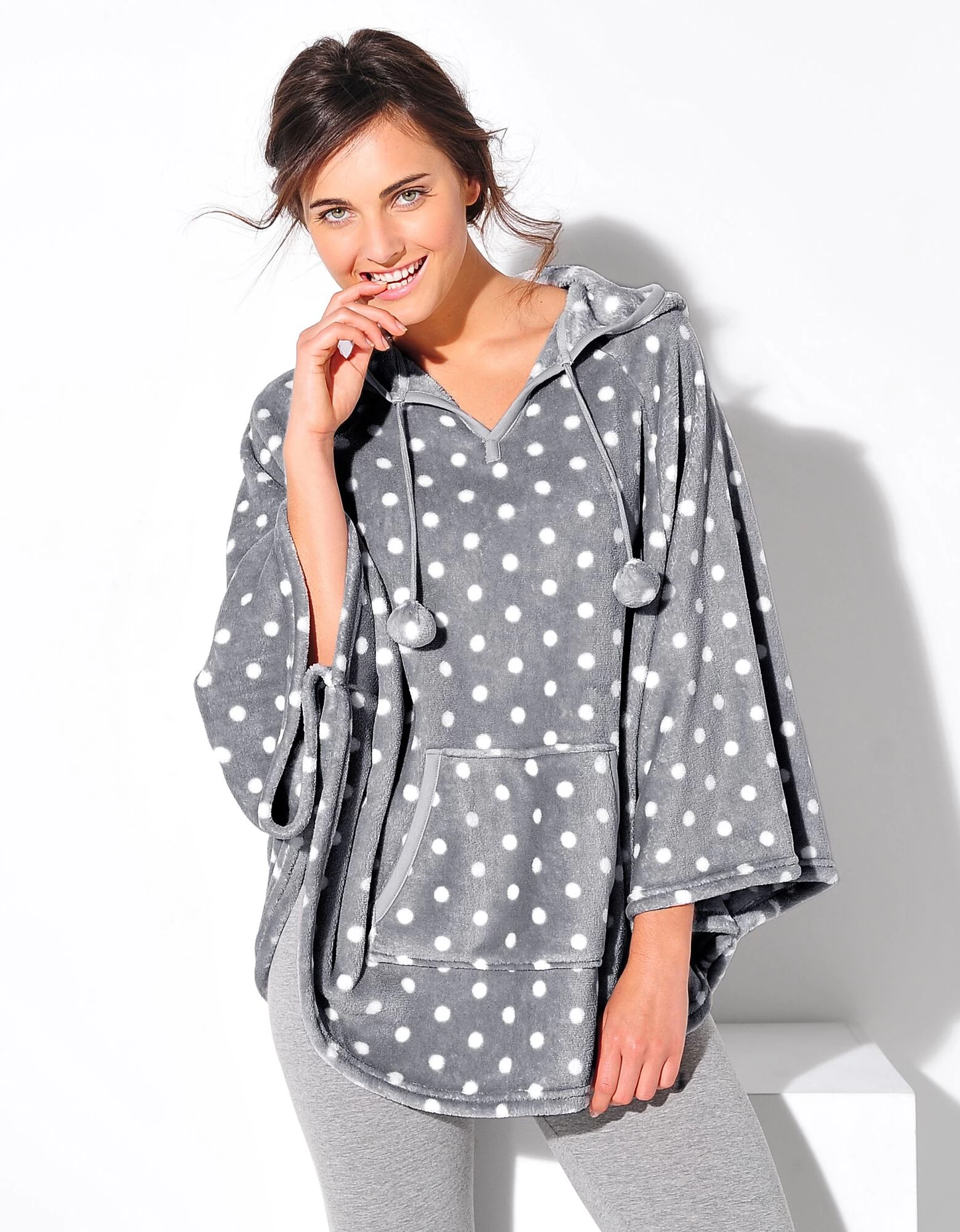 Poncho Polaire Toucher Peluche à Capuche 3 Poncho Polaire Toucher Peluche à Capuche