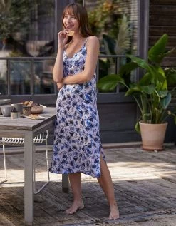 Nuisette Longue Satin Imprimé Bretelles Croisées Dos -Boutique De Lingerie De Mode 706186 C01 zoomx vue7